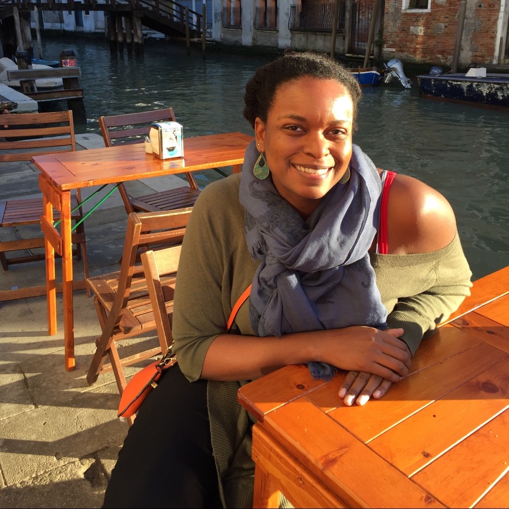 Meet your Posher, Amaris